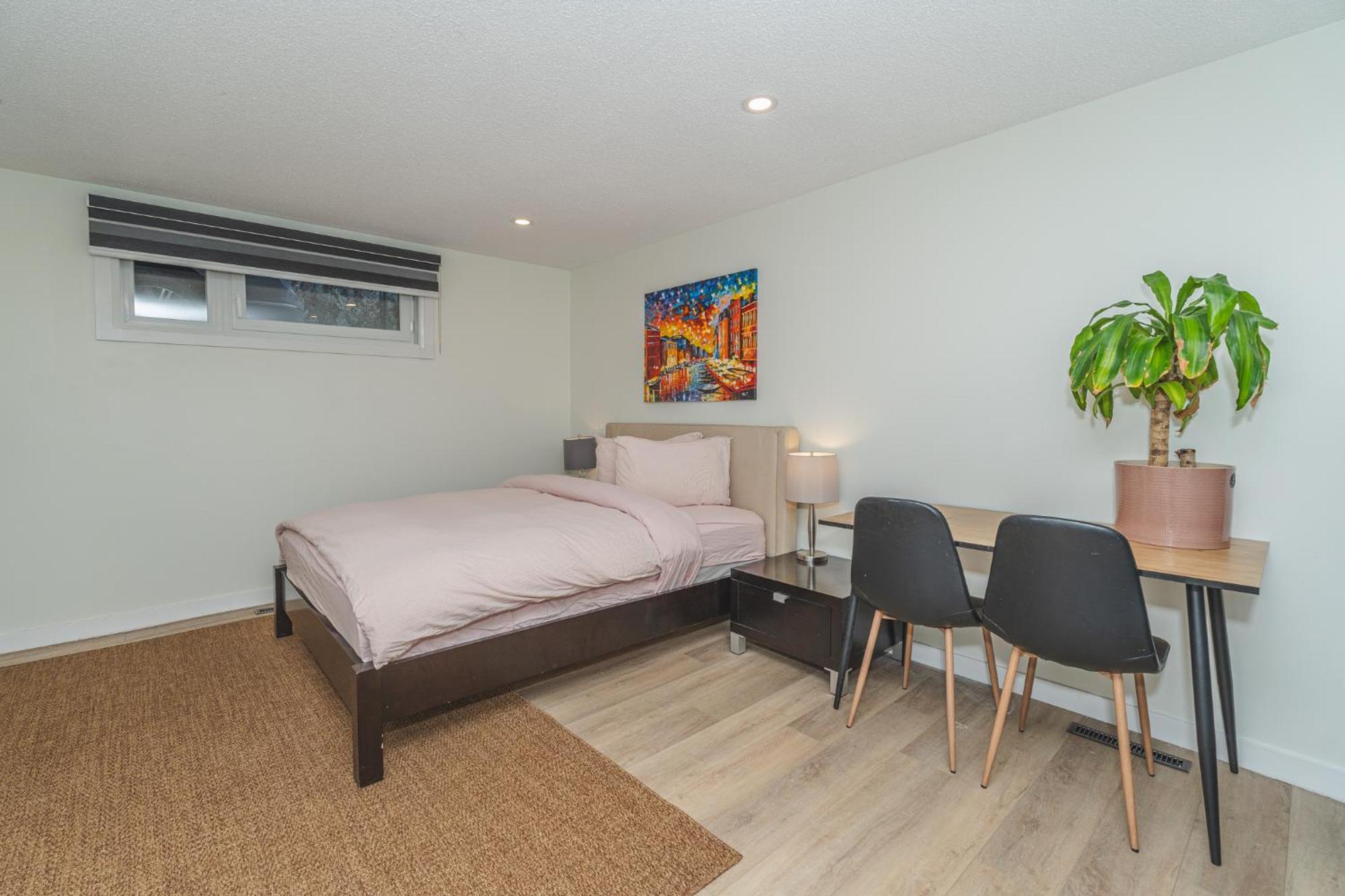 Central Edmonton Family Friendly Home Ngoại thất bức ảnh