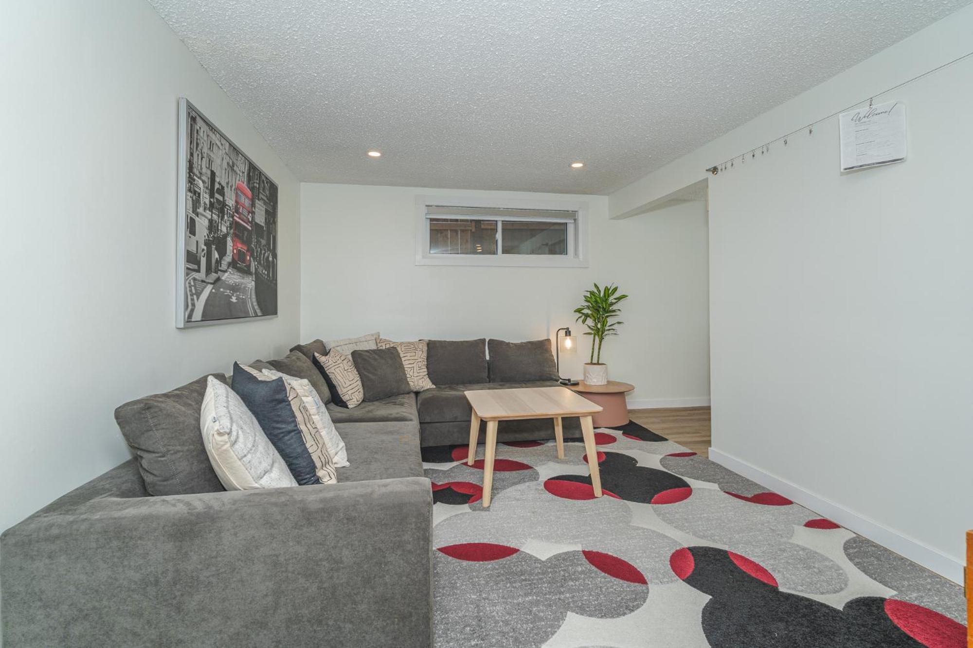 Central Edmonton Family Friendly Home Ngoại thất bức ảnh